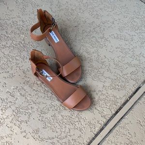 Steve Madden women sandals size 8.5.